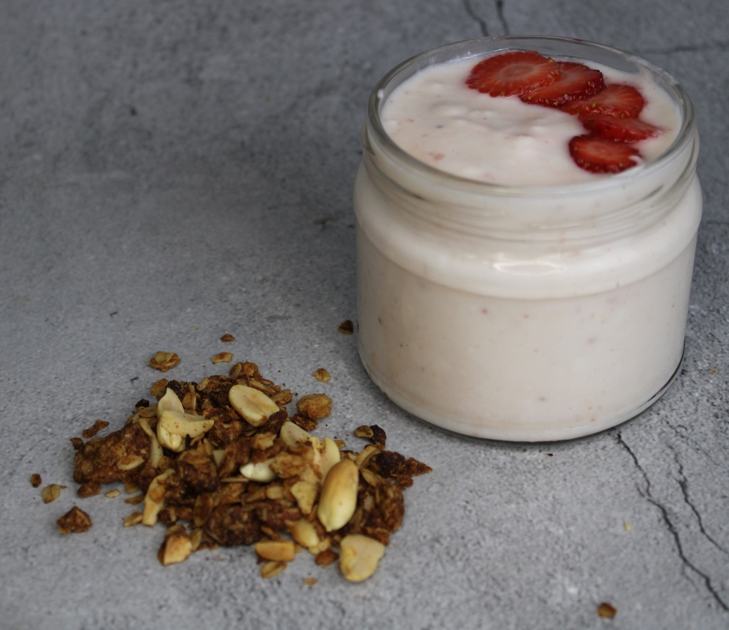 Strawberry Yogurt - 4 Pieces