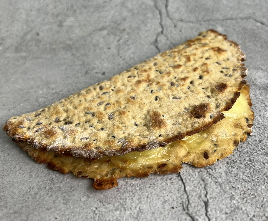 Multicereal Cheese Manakish - 6 Pieces