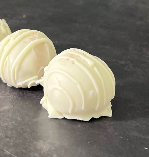 White chocolate Salted Peanut Butter Balls - 6 Pieces